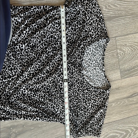Leopard Print Women's Top - Picture 4 of 5